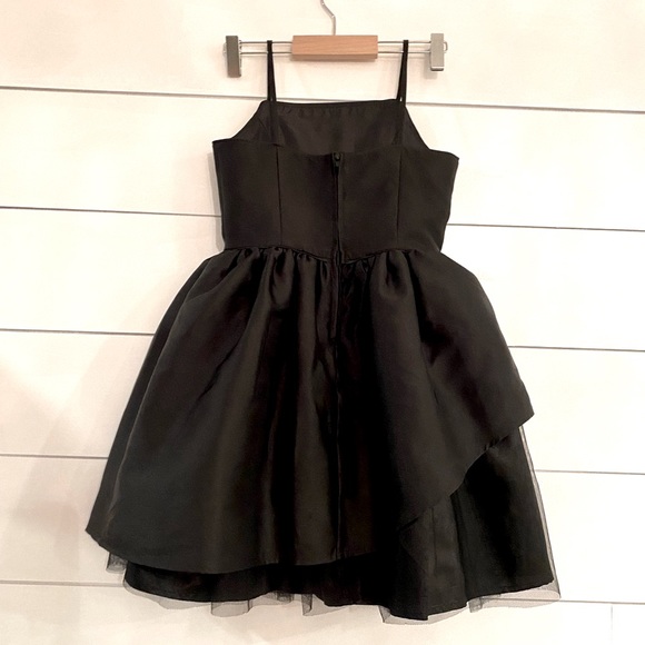 Beautiful trendy formal black dress size 7 - Picture 3 of 4